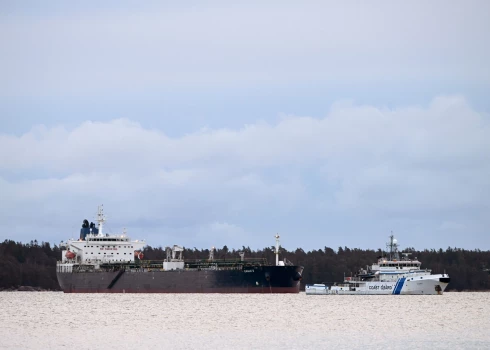 Somija tika arestēts krievu "ēnu flotes" tankkuģis "Eagle S", kuru vaino Baltijas jūras kabeļa bojāšanā.