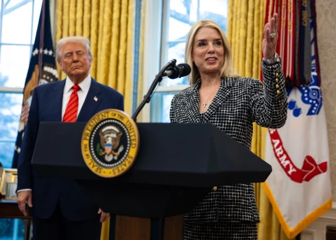 Jaunieceltā ASV ģenerālprokurore Pama Bondi norāda, ka minēto darba grupu darbība tiks nekavējoties pārtraukta un ASV vairāk fokusēsies narkotiku karteļu un starptautisko bandu apkarošanu.