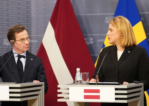 Latvijas Ministru prezidente Evika Siliņa un Zviedrijas premjerministrs Ulfs Kristersons (Ulf Kristersson) piedalās preses konferencē pēc tikšanās Ministru kabinetā.