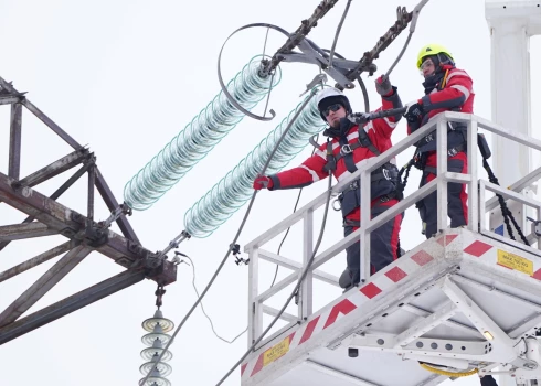 Augstsprieguma līnijā Viļakā tiek veikta atslēgšanās no Krievijas apvienotās energosistēmas (BRELL), lai kopīgi ar Lietuvu un Igauniju pievienotos Eiropas energotīklam.