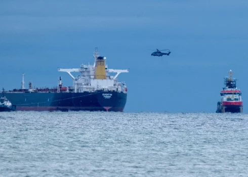 10. janvārī zem Panamas karoga kuģojošs tankkuģis "Eventin" pie Rīgenes salas Baltijas jūrā zaudēja manevrētspēju dzinēja bojājuma dēļ.