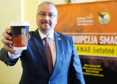 Korupcijas novēršanas un apkarošanas biroja (KNAB) priekšnieks Jēkabs Straume piedalās KNAB informatīvās kampaņas "Korupcija smacē! Ziņo KNAB lietotnē" atklāšanas pasākumā 2023. gada 8. septembrī.