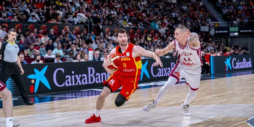 "Barcelona" basketbolists Dario Brisuela pirmajā spēlē pret Latviju guva 16 punktus.