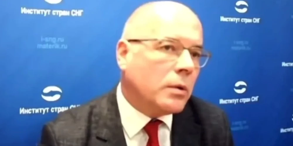 Андрей Мамыкин на состоявшейся в Москве псевдонаучной конференции "Этноцид русских в странах Балтии", организованной "Институтом стран СНГ".