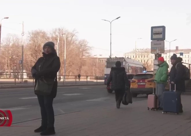 Драма в центре Риги: женщина выбежала на проезжую часть прямо перед автобусом