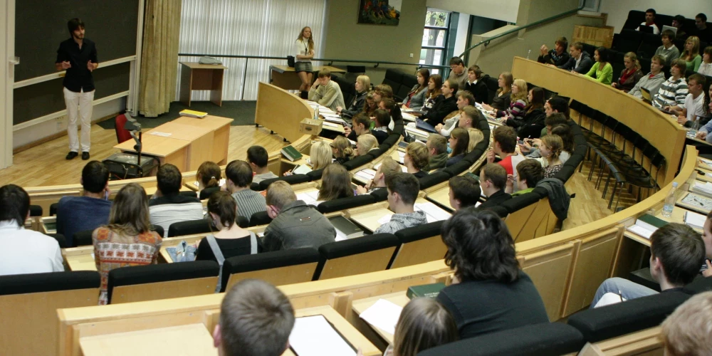 В статистическом управлении отмечают, что в 2024/2025 академическом году в латвийские вузы принято 29 200 студентов, что на 1%, или 286 студентов, больше, чем в предыдущем академическом году. 