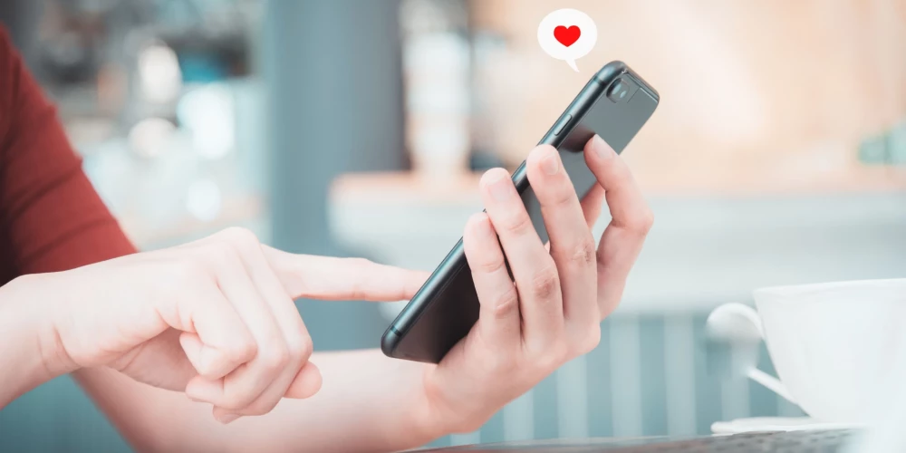 “Tele2” brīdina, ka šodien, Valentīndienā, var pieaugt krāpniecisko aktivitāšu skaits un aicina cilvēkus saglabāt modrību arī svētku noskaņā. 