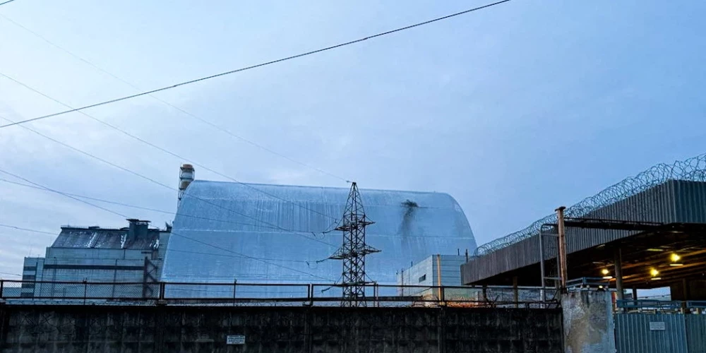 Krievijas drons trāpījis Čornobiļas atomelektrostacijas vairogam.