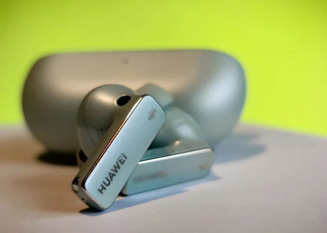 Huawei FreeBuds Pro 4: mūsdienīga mūzikas klausīšanās pieredze un izcils dizains