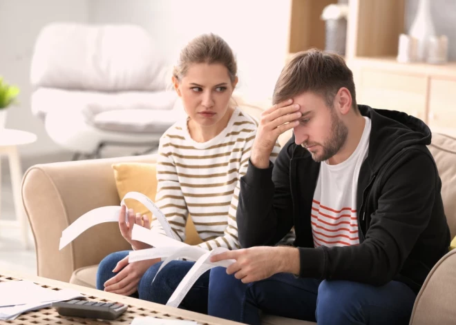 Пока деньги не разлучат нас: советы психотерапевта о том, как парам говорить о финансах
