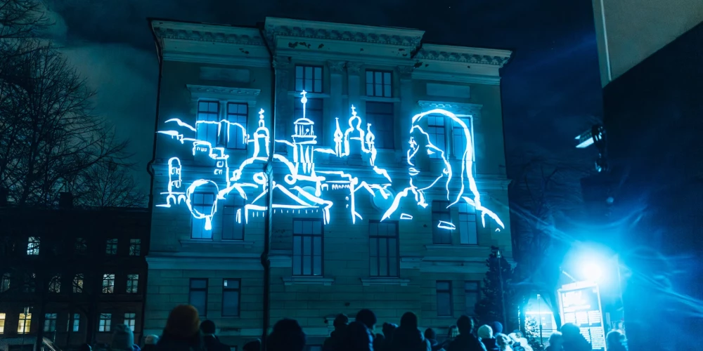 Ratslaukumā būs skatāma gaismas un skaņas instalācija “Mīlestība un karš”.