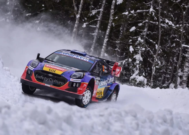 Mārtiņš Sesks Zviedrijas WRC rallijā paceļas par divām pozīcijām