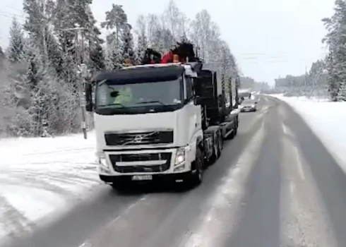 Skats no notikuma vietas./Aculiecinieka video.