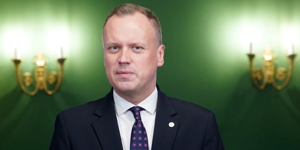 Saeimas frakcijas "Apvienotais saraksts - Latvijas Zaļā partija, Latvijas Reģionu Apvienība, Liepājas partija" priekšsēdētājs Edgars Tavars.