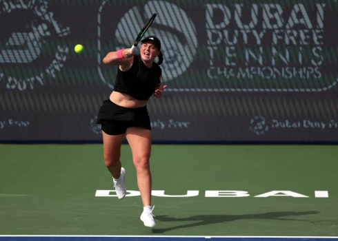 Ostapenko neizdodas vienspēles Dubaijā, bet dubultspēļu turnīrs vēl priekšā.