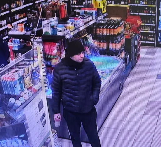 Valsts policijas amatpersonas meklē personu saistībā ar noziedzīgo nodarījumu izdarīšanu.