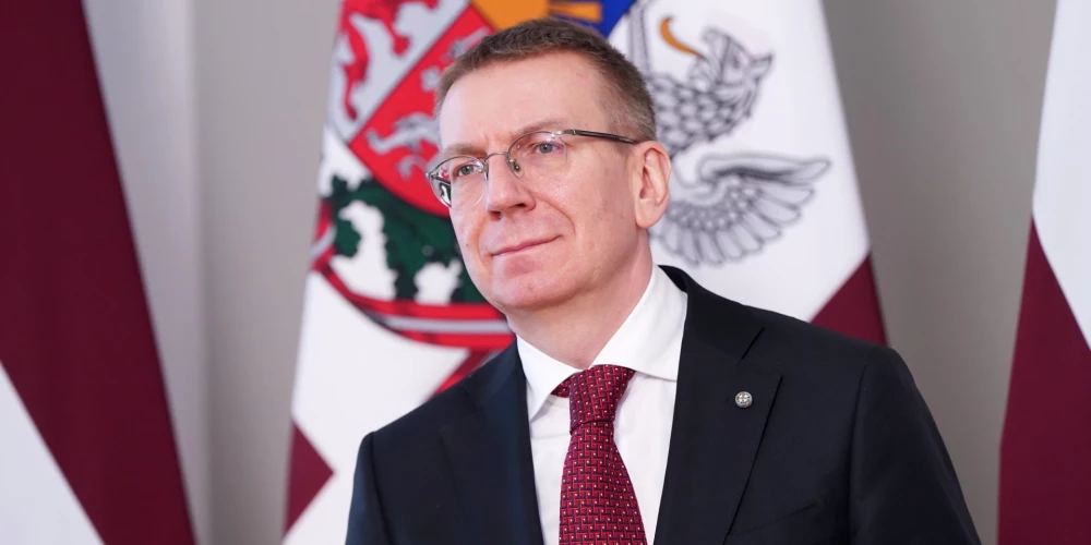 Latvijas aizsardzības izdevumu palielināšana nozīmēs finansējuma samazināšanu citās jomas, atzina Valsts prezidents Edgars Rinkēvičs