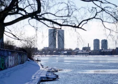 Skats uz Daugavu un daudzfunkcionālo kompleksu "Zunda Towers".