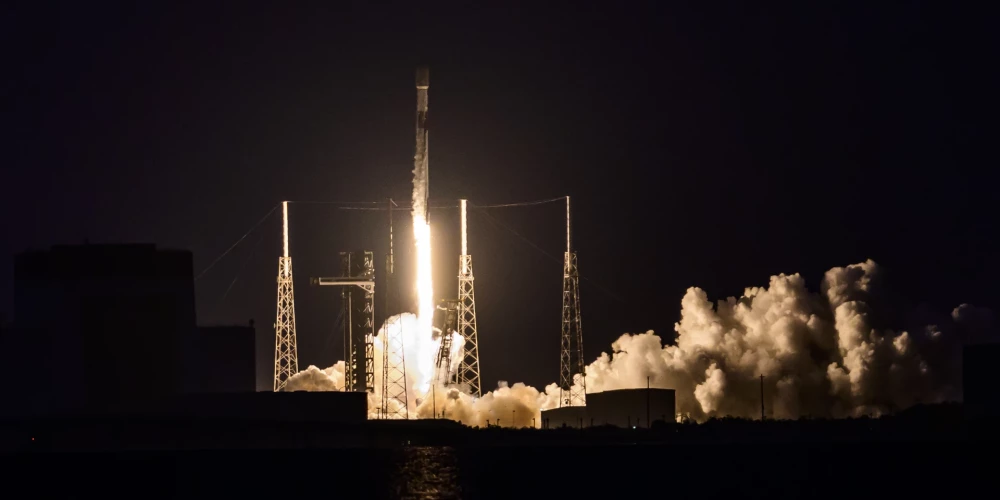 Polijas nogāzušās "SpaceX" raķetes atlūzas.