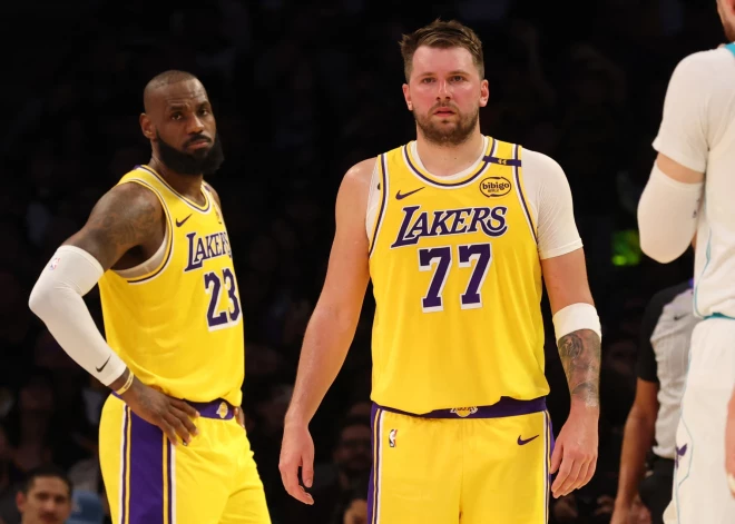 Losandželosas "Lakers" piedzīvo otro zaudējumu trijos mačos ar Luku Dončiču ierindā