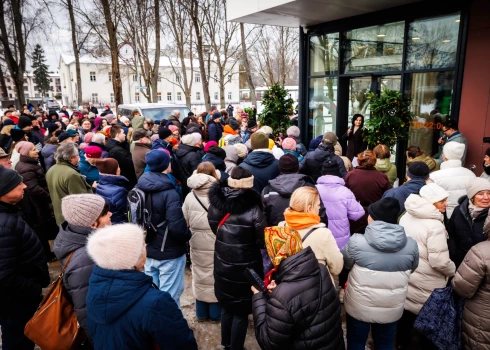 Открытие торгового центра Mandarīns в Царникаве 20 февраля 2025 года.