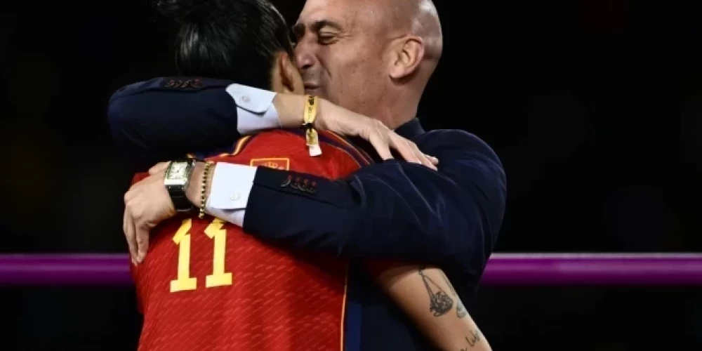 Par šo brīdi tiesā iesūdzēja bijušo Spānijas Futbola federācijas prezidentu.