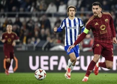 "AS Roma" uzvar mazākumā spēlējušo "Porto" un iekļūst UEFA Eiropas līgas astotdaļfinālā