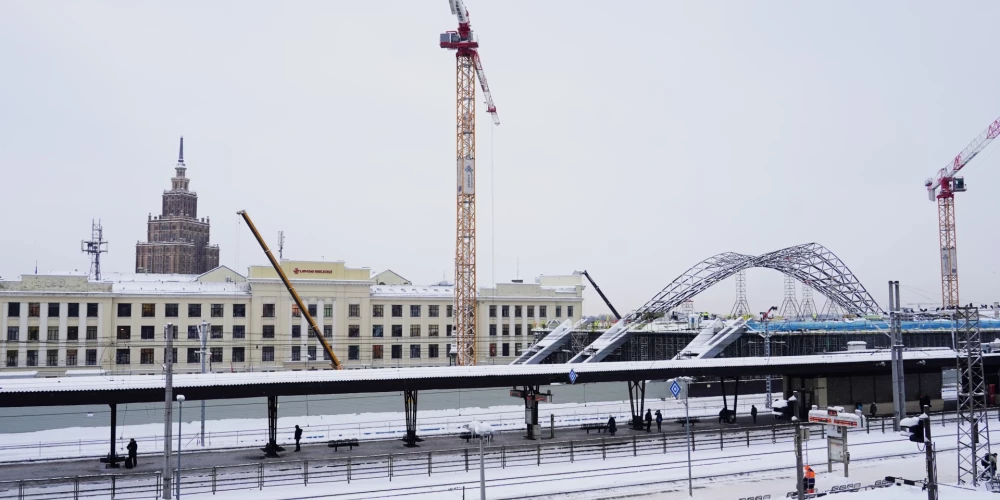 Finansējuma pārdale aptur bateriju vilcienu ieviešanu Latvijā.