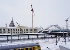 Bateriju vilcienu ieviešana kavējas – nauda novirzīta Centrālās stacijas būvdarbiem