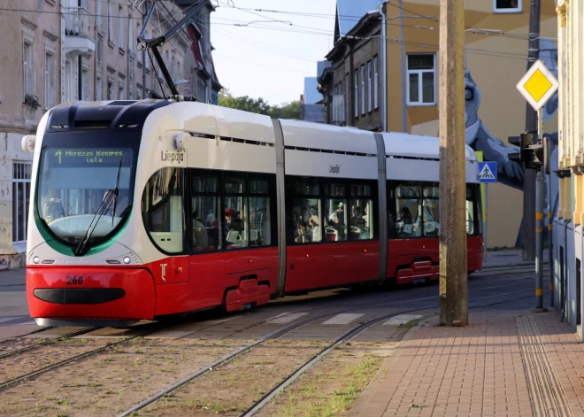 Liepājā pārtrauks papīra biļešu pārdošanu sabiedriskajā transportā 