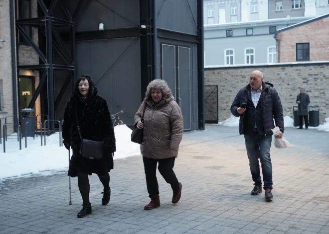 JRT pirmizrādi piedzīvo Lilianas Helmanes luga "Mazās lapsas".