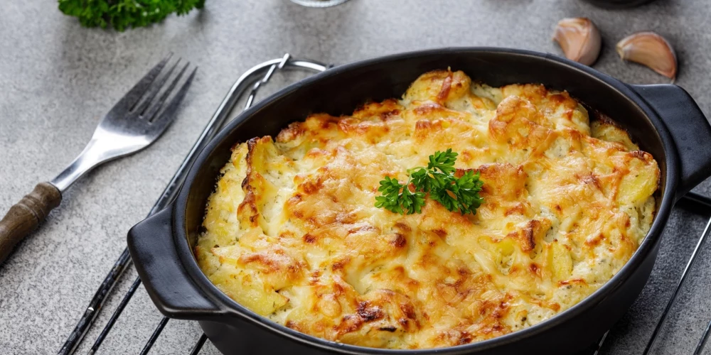 Kāļu un kartupeļu sacepums