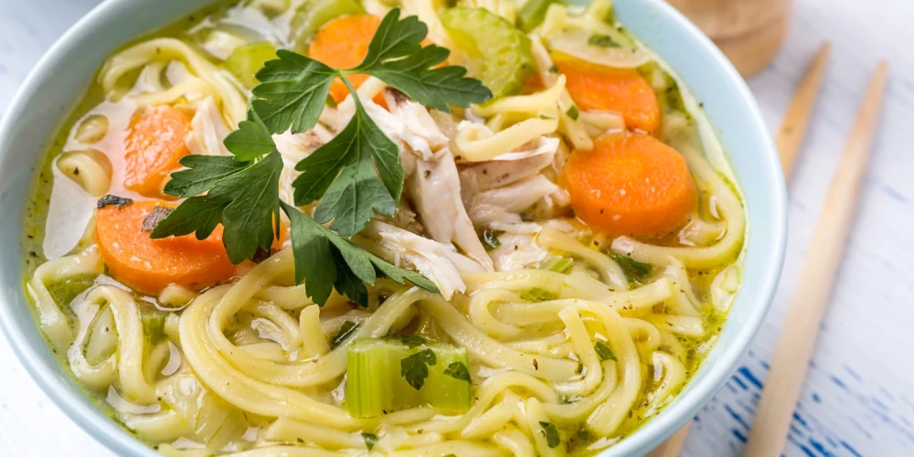 Vistas zupa ar pašu gatavotām nūdelēm