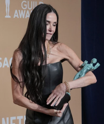 Деми Мур рада награде!