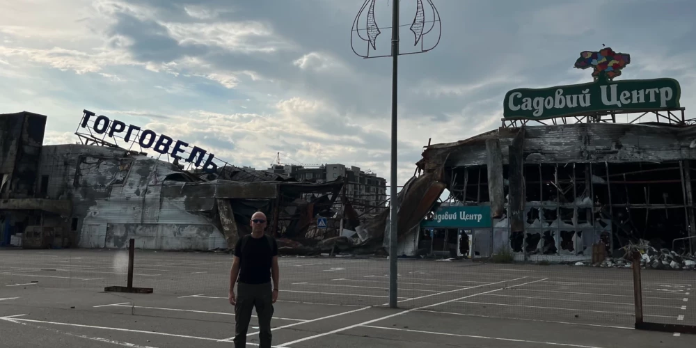 Krievijas armijas iznīcinātais iepirkšanās centrs Irpiņā, Bučas rajonā.