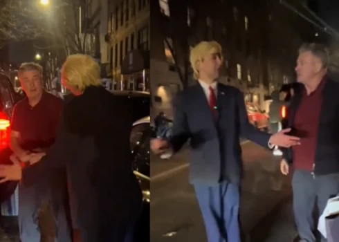 Aleks Boldvins gandrīz uz ielas izkaujas ar Donalda Trampa atdarinātāju.