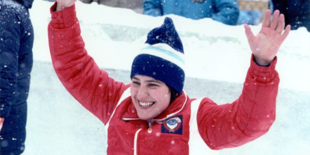 Vera Zozuļa (dzimusi 1956. gada 15. janvārī Talsos) ir bijusī latviešu kamaniņu braucēja, tagad trenere. Triumfējot 1980. gada ziemas olimpiskajās spēlēs Leikplesidā, kļuva par pirmo ziemas olimpisko spēļu čempioni no Latvijas.