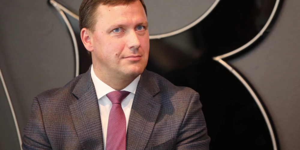 Rozenbergam atsaucot kandidatūru uz izglītības un zinātnes ministra amatu, pašlaik vairs nav neviena oficiāli nominēta kandidāta uz trim vakantajiem ministru posteņiem Evikas Siliņas (JV) valdībā.