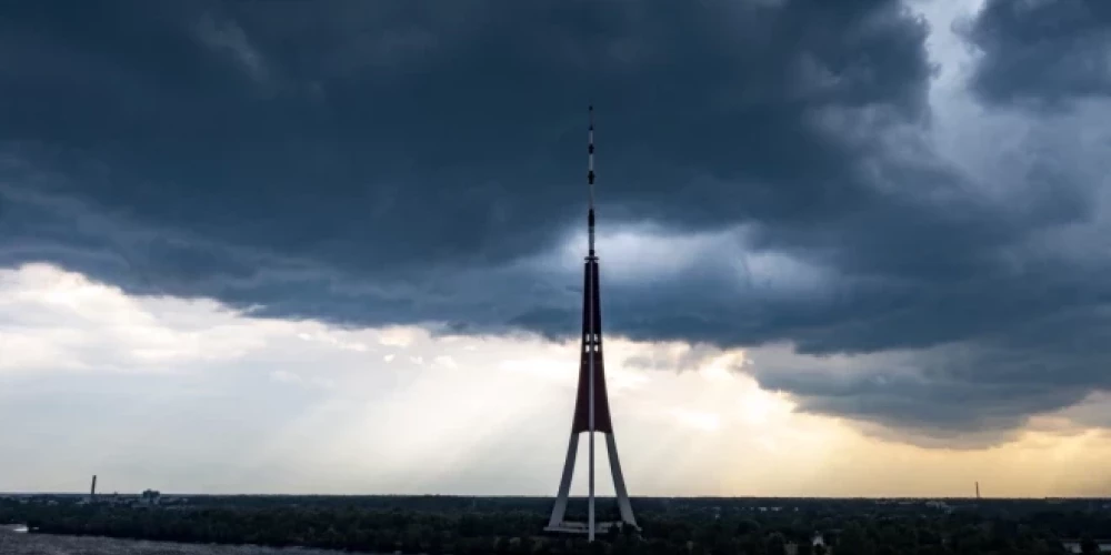 Naktī uz ceturtdienu ir veikta bojātā kabeļa gala apstrāde, noņemta bojātā daļa, kā arī ir pārbaudīts, vai virzienā uz Ventspili šis ir vienīgais bojājums. 