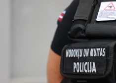 Kriminālprocesa ietvaros VID Nodokļu un muitas policijas pārvaldes darbinieki 2022. gada nogalē veica procesuālās darbības Rīgā, Mārupes un Ķekavas novados, tajā skaitā, 19 kratīšanas kriminālprocesā iesaistīto personu dzīves vietās, birojos un automobiļos.