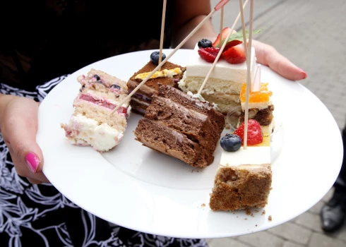 Daudziem no mums kāre pēc saldumiem ir ikdienas izaicinājums.