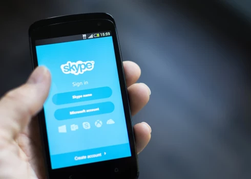 Сервис Skype появился в 2003 году — в период своего расцвета он был очень популярной платформой для VoIP-звонков и обмена сообщениями.