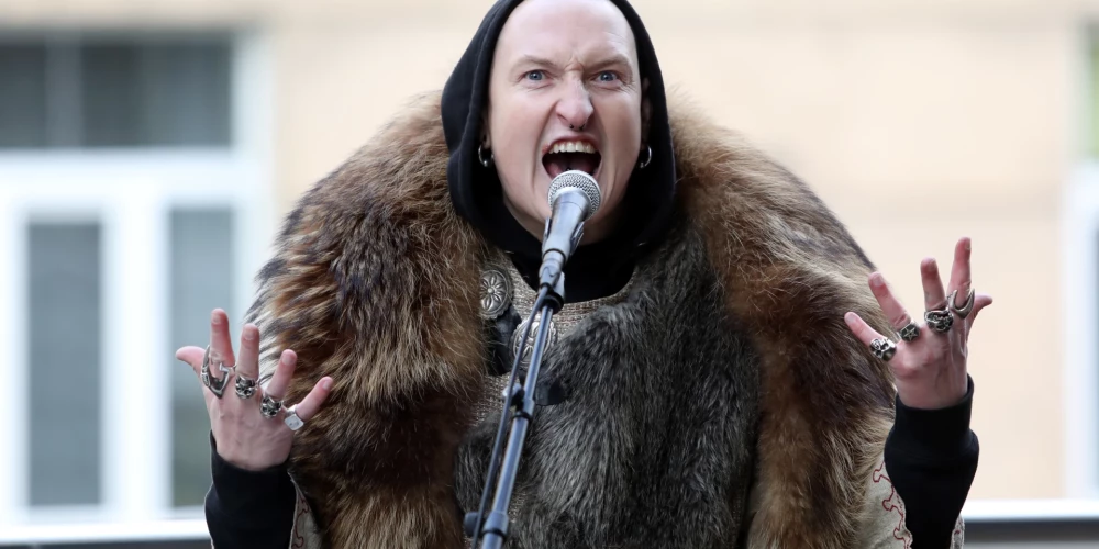 Mākslinieks Kristians Brekte. 