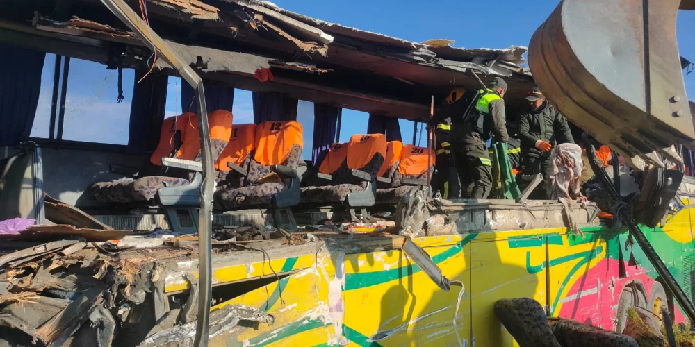 Policija norāda, ka viens no autobusa šoferiem avārijas brīdī bija alkohola reibumā.