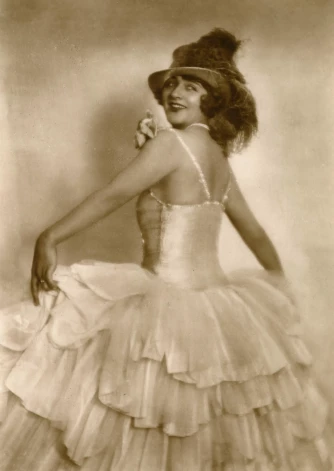 Mēmā kino zvaigzne Lia Mara, 1927. gadā uz vienu dienu kļuva par Kārļa Ulmaņa dzīvesbiedri.