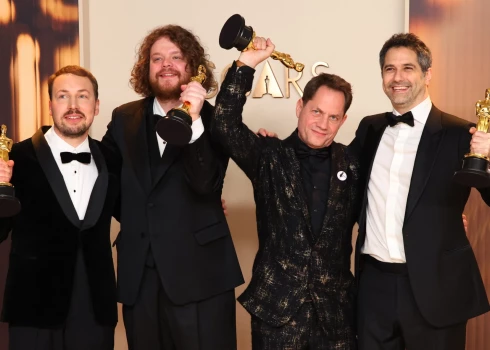 Gints Zilbalodis, Matīss Kaža, Rons Diānss un Gregorijs Zalkmans ar Latvijas pirmo "Oskara" balvu