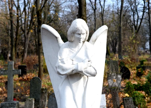 Pastāv maldīgs uzskats, ka pēc mantojuma pieņemšanas mantinieks jebkurā brīdī var mainīt savu lēmumu un atteikties no tā. Tā nav taisnība, jo mantojuma oficiāla pieņemšana ir neatgriezenisks lēmums.