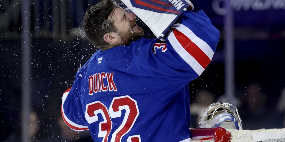 Džonatans Kviks kļuvis par 17. NHL vārtsargu, kurš aizvadījis vismaz 800 spēles.