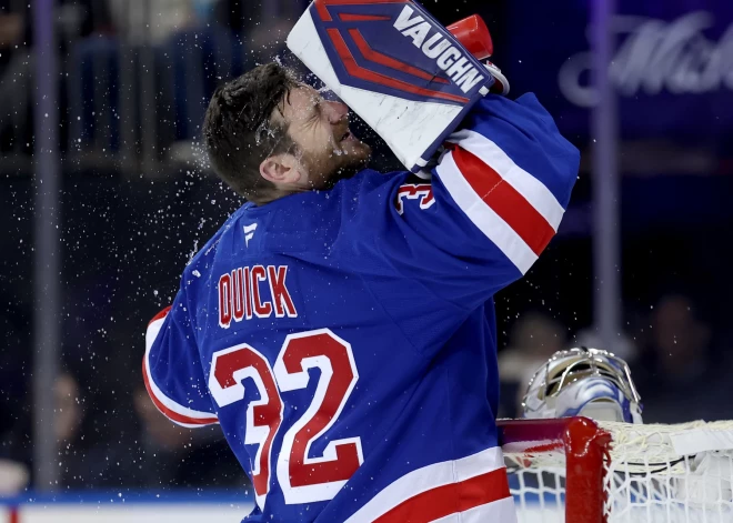 NHL laukumos spīd vārtsargi - Kviks, Hils un Gustafsons nostāv "sausā"