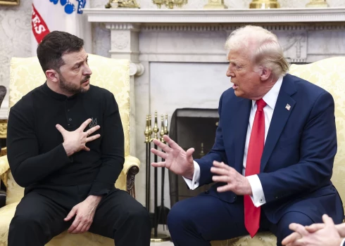 Ukrainas prezidents Volodimirs Zelenskis tikšanās laikā ar ASV prezidentu Donaldu Trampu.